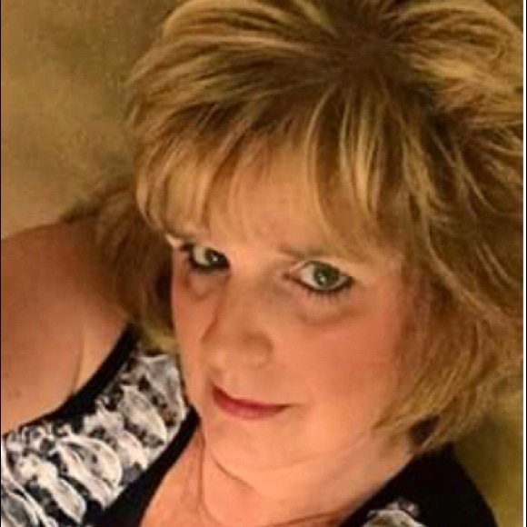 Meet your Posher, Joyce - Picture 2 of 3